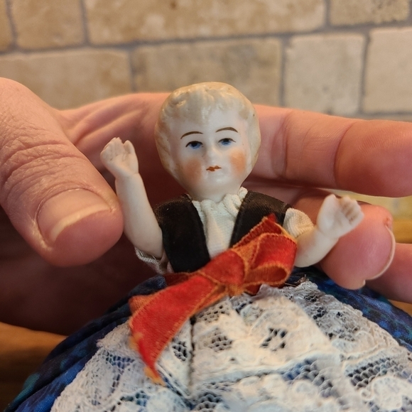 Antique German Porcelain Half Doll/ pin cushion doll with moving arms blue eyes - Picture 3 of 12